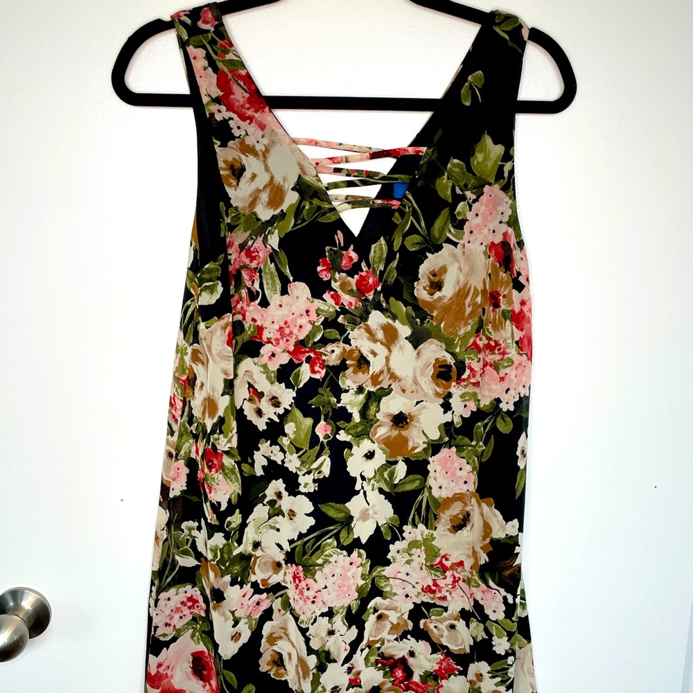 🌟 Black & Pink Floral Mini Dress 🌟